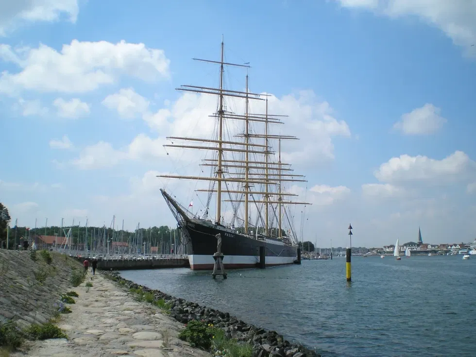 Segelschiff Travemünde, Hochzeitsschiff Travemünde, heiraten auf Schiff Travemünde, Ambientetrauung Travemünde, Heiraten an der Ostsee, standesamt Ostsee,