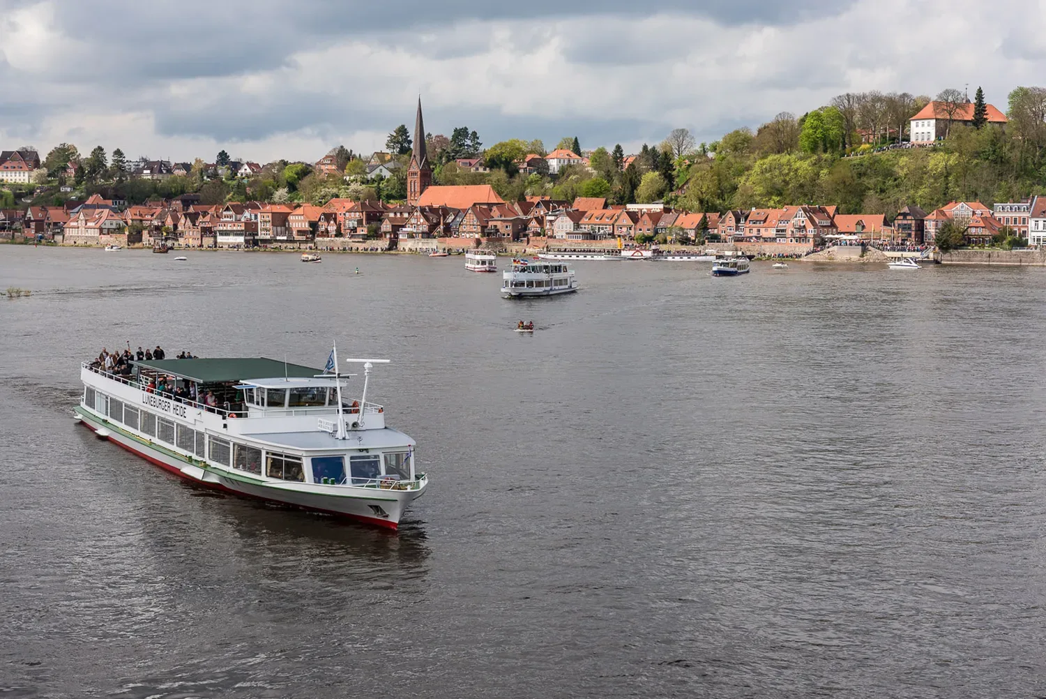 Fahrgastschiff Lauenburg, standesamtlich heiraten in der Nähe von Hamburg, Heiraten im Norden, heiraten in Lauenburg, Hochzeitsschiff Lauenburg, Standesamt Lauenburg,