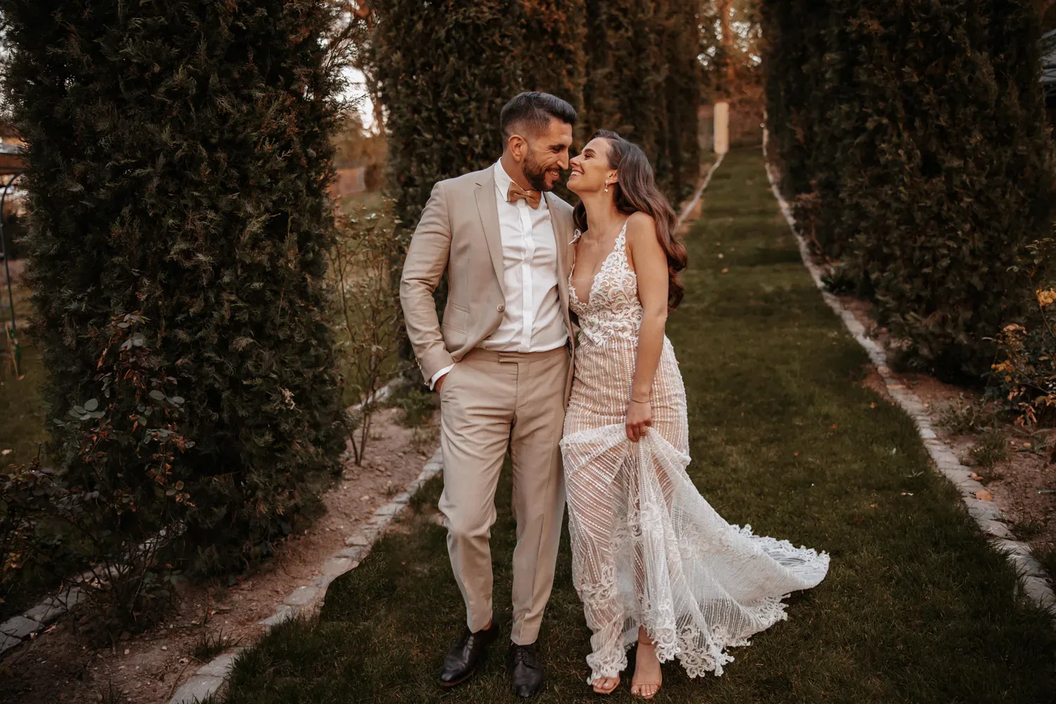 Hochzeit, Braut, Bräutigam, Brautpaar, Hochzeitspaar, Brautkleid, Hochzeitsanzug, Destination Wedding, Elopement, Verlobung, Outdoor Wedding, Heiraten im Freien, Draußen heiraten