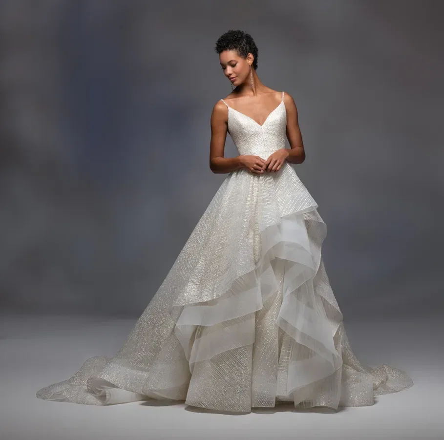 Lazaro, Brautkleid, Hochzeitskleid, Sex and the City Hochzeit, Carrie Bradshaw Brautkleid, Brautkleidtrend, Satinbrautkleid, Hochzeitskleid Seide