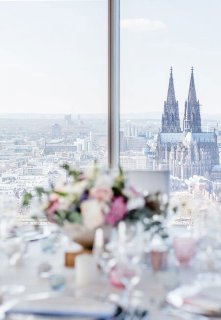 Standesamt, standesamtlich heiraten, standesamtliche Traulocation, Ambiente Trauung, heiraten in Köln, heiraten in Bonn, Standesamt Köln, Köln Sky, heiraten im Schokoladenmuseum, Köln Flora Hochzeit, hochzeitslocations köln
