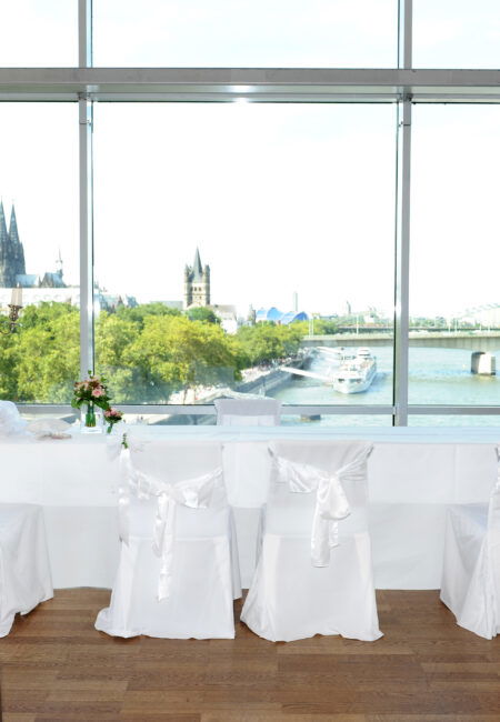 Standesamt, standesamtlich heiraten, standesamtliche Traulocation, Ambiente Trauung, heiraten in Köln, heiraten in Bonn, Standesamt Köln, Köln Sky, heiraten im Schokoladenmuseum, Köln Flora Hochzeit, hochzeitslocations köln