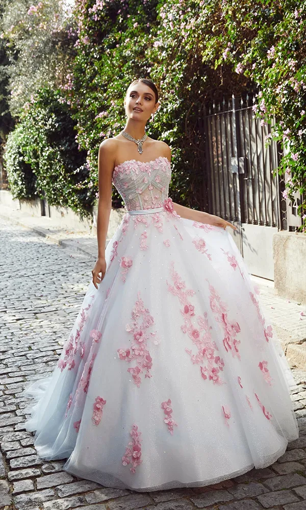 Brautkleid mit Flower-Print von Ronald Joyce
