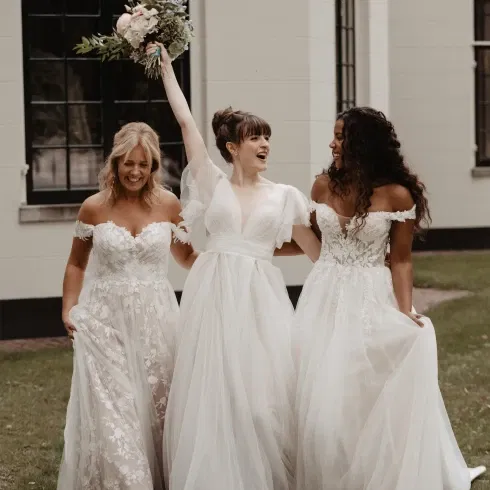 Fotoshooting - Brides to be - Kollektion 2023 - Brautmode