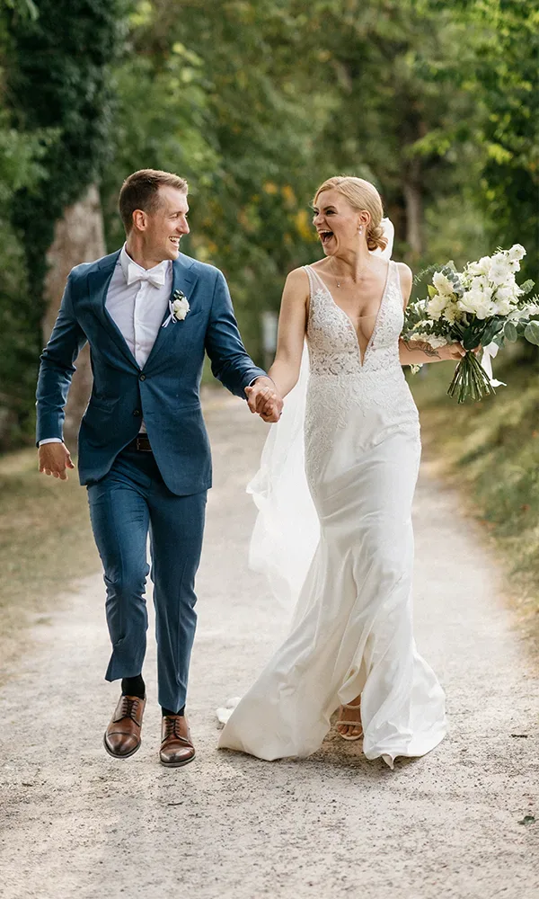 Hochzeitspaar beim Fotoshooting