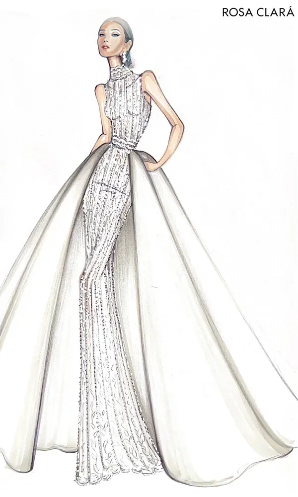Eine Skizze eines eleganten Brautkleids von Rosa Clará. Das Kleid hat einen hohen Kragen und ist mit feinen Stickereien verziert. Ein langer, transparenter Überrock verleiht dem Kleid zusätzliche Eleganz.