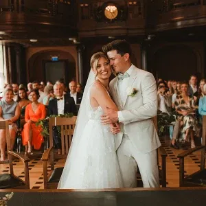 Traumhafte Hochzeit in Holzwickede: Antonia und German feiern im Wasserschloss Haus Opherdicke