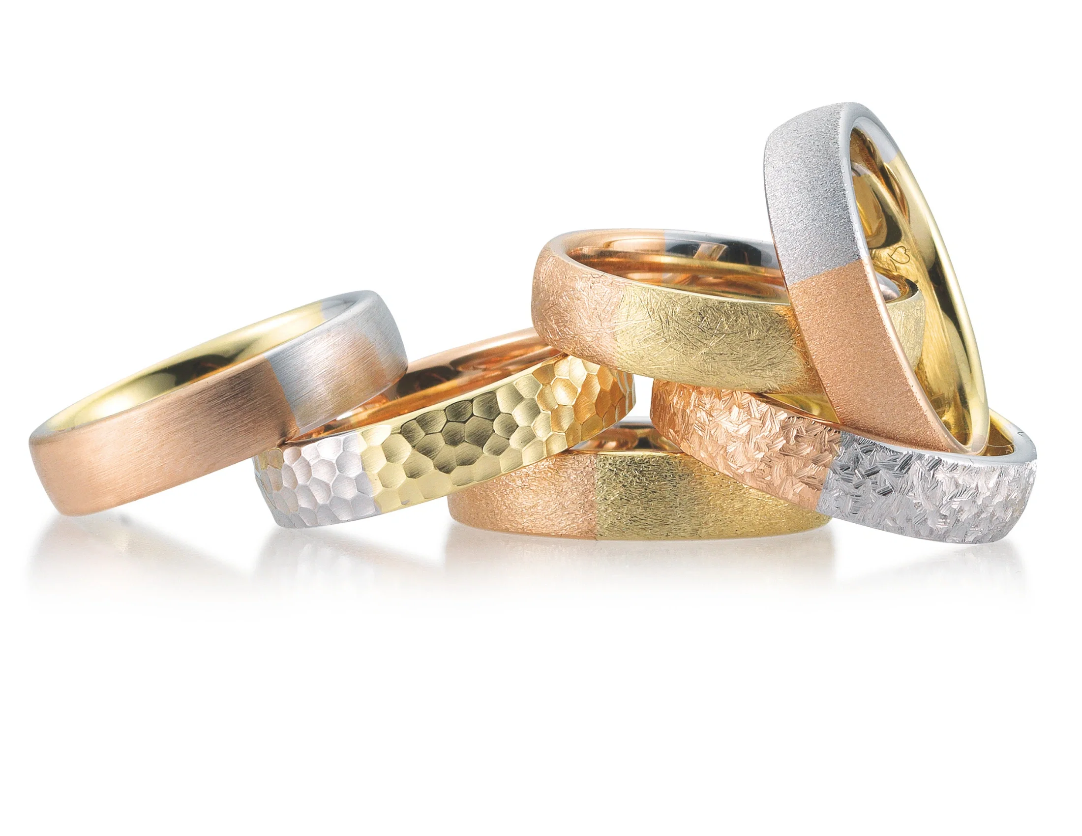 Ringe mit verschiedenen Oberflächen von Breuning