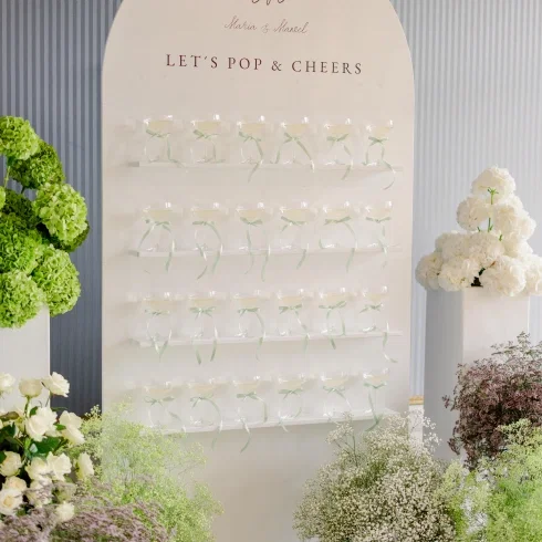 Champagner Wall