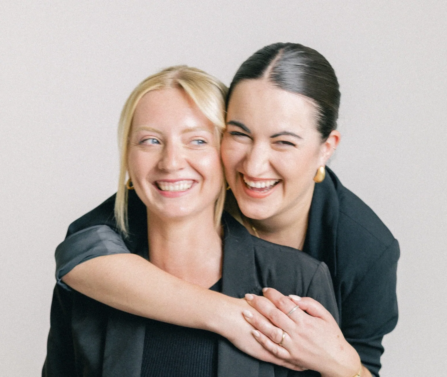 Lea Tamara Lutz und Fabienne Jürriens