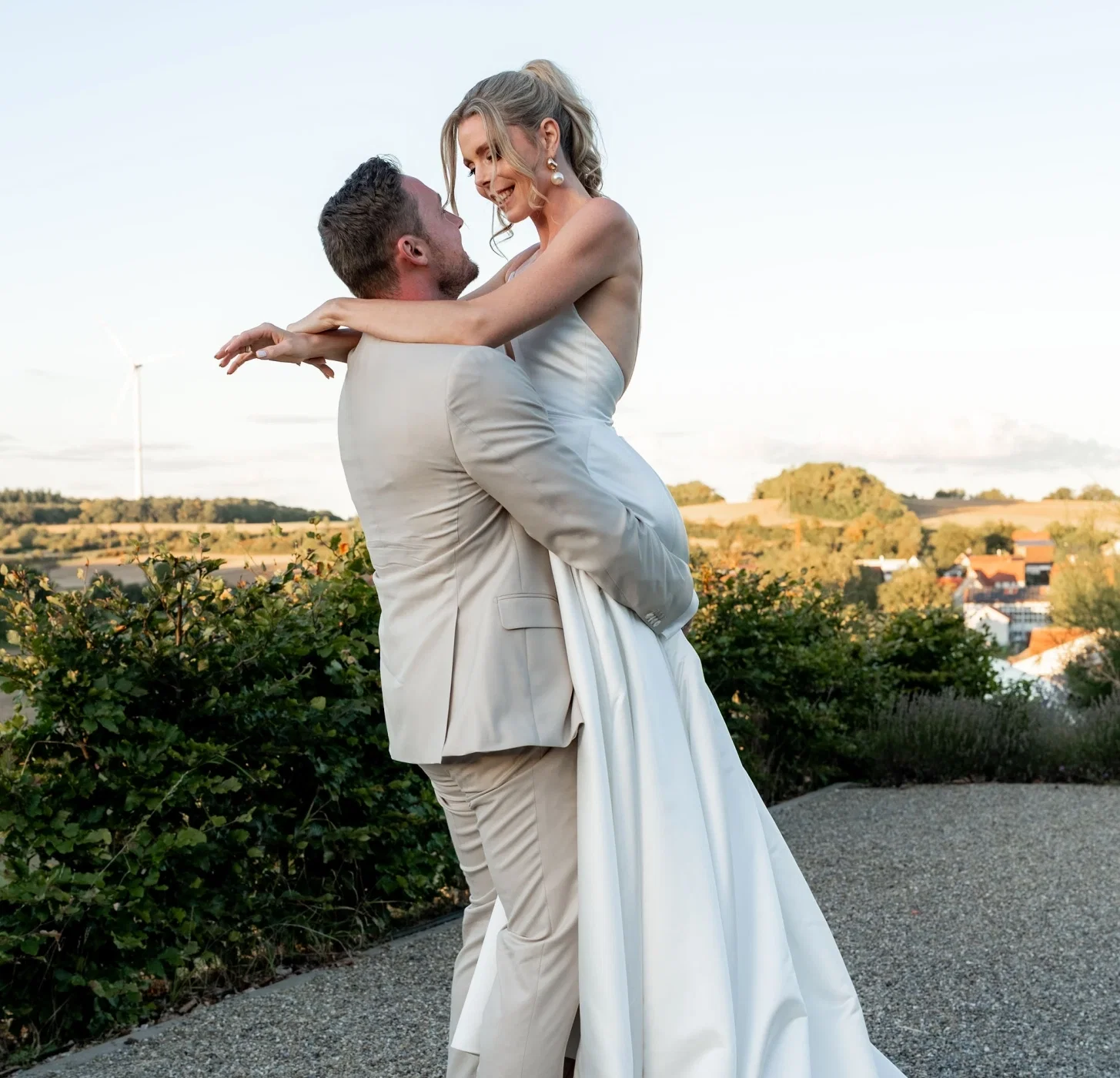Pia und Tony heiraten an der Villa Oriental in Frankfurt am Main.